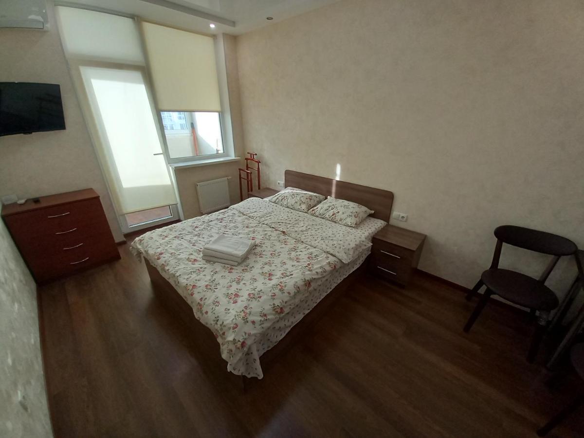 Smart Apartments Drahomanova 2А Kiev Exterior foto